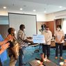 Dukung Penanggulangan Covid-19, YPMAK Serahkan Bantuan kepada PMI Pusat