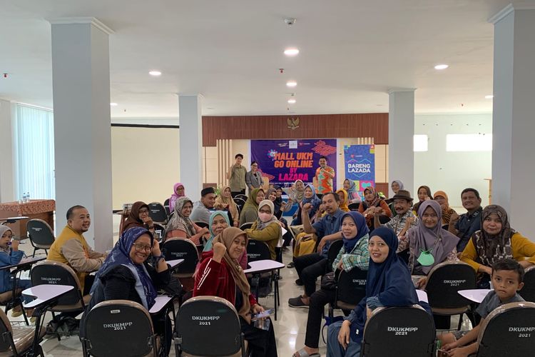 Kegiatan pemberdayaan penjual lokal fesyen Kota Cirebon oleh Lazada Indonesia dan DKUKMPP Kota Cirebon (13/12/2023).