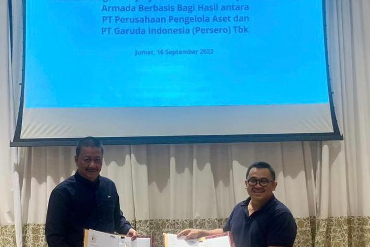 Maskapai nasional Garuda Indonesia pada Jumat, (16/9), menandatangani kerja sama “Fasilitas Pembiayaan Restorasi Armada Dengan Skema Bagi Hasil” bersama PT Perusahaan Pengelolaan Aset (PPA) yang dilaksanakan secara simbolis oleh Direktur Utama Garuda Indonesia Irfan Setiaputra bersama dengan Direktur Utama PPA Yadi Jaya Ruchandi di Denpasar, Bali. 