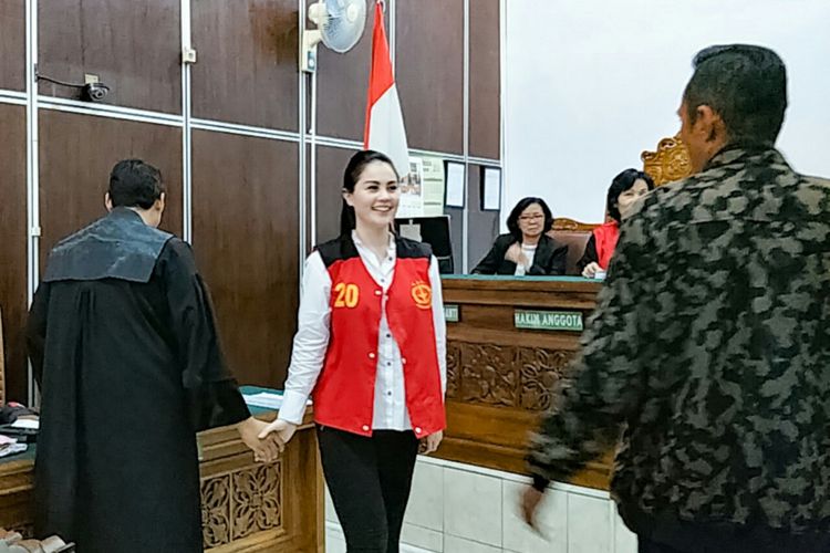 Artis Jennifer Dunn di Pengadilan Negeri Jakarta Selatan, Kamis (26/4/2018).