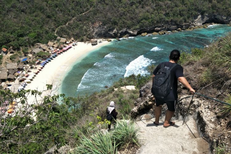 Atuh Beach, salah satu destinasi wisata di Pulau Nusa Penida, Bali bagian timur.