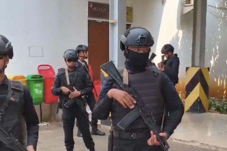 Jelang Don Ritto Dilimpahkan ke Kejagung, Brimob Bersenjata Bersiaga di Mapolda Metro Jaya