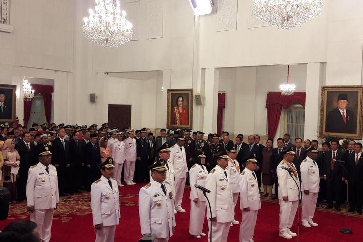 Suasana pelantikan lima gubernur dan enam wakil gubernur di Istana Negara, Jakarta, Jumat (12/5/2017).