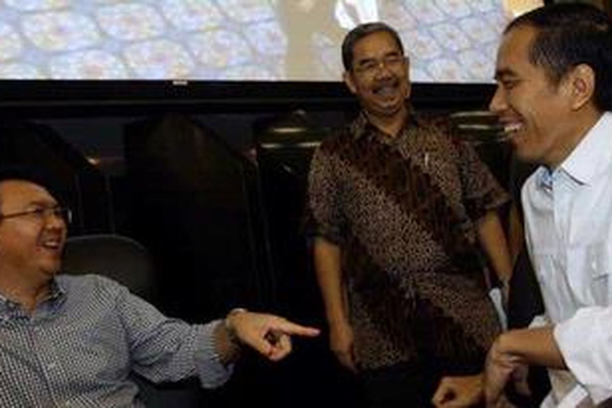 Gubernur DKI Jakarta Joko Widodo (kanan) dan Wagub DKI Basuki Tjahaja Purnama (kiri).