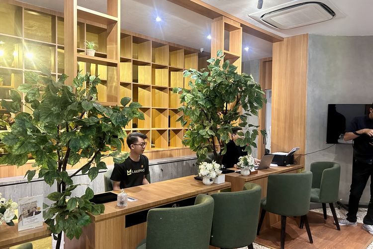 Rangkaian acara Golden Days at Butik LAKUEMAS, di Butik Laku Cempaka Mas, Jakarta Pusat, Rabu (12/11/2025).