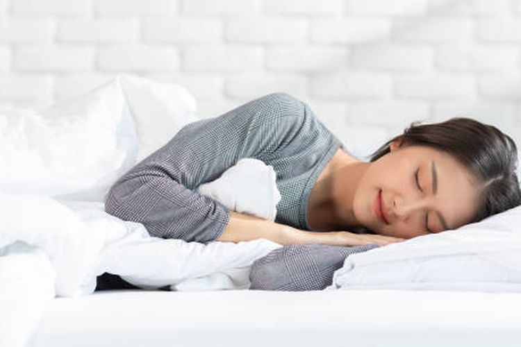 tips tidur nyenyak bagi penderita asam lambung.