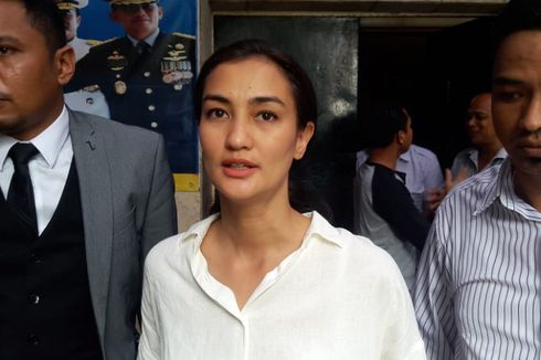 Atiqah Hasiholan Siap Jadi Penjamin Bila Ratna Sarumpaet Jadi Tahanan Kota