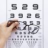 Mengenal Orthokeratology, Terapi Lensa Kontak Malam Hari untuk Koreksi Rabun Jauh