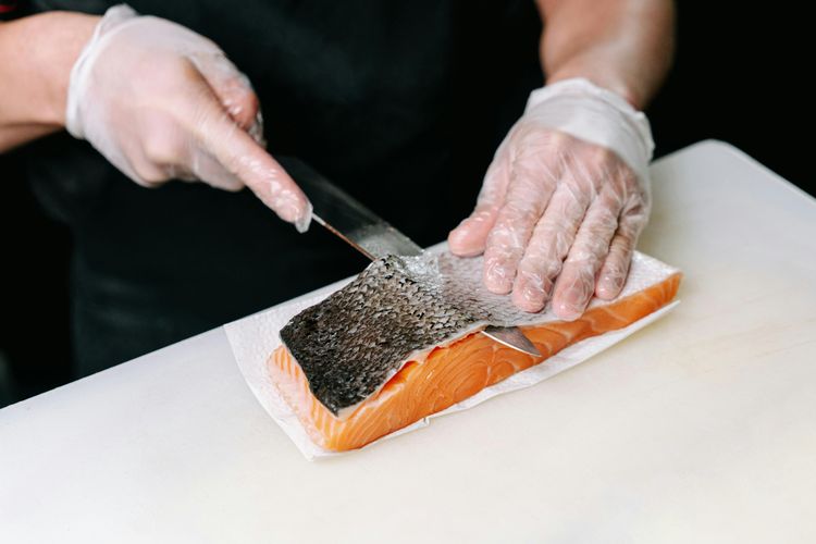 Bagaimana Cara Menyimpan Salmon yang Benar? Ini Tips dari Pakar