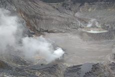 Gunung Tangkuban Parahu Semburkan Asap Putih, Badan Geologi: karena Uap Air