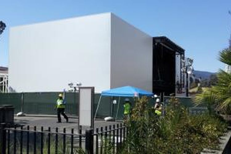 Gedung putih misterius yang diduga disiapkan Apple untuk menyambut kedatangan iPhone 6