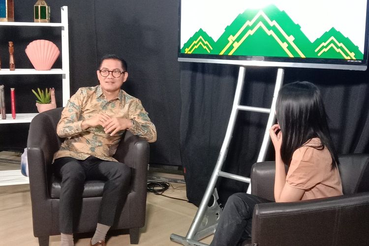 Bupati Minahasa Utara Joune JE Ganda saat berkunjung ke kantor Kompas.com di Jakarta, Kamis (3/10/2022).