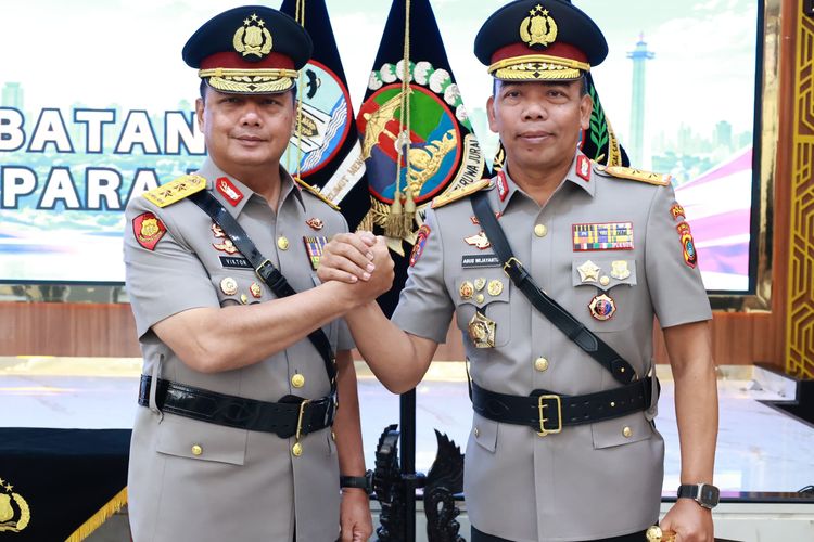 Sertijab di Mabes Polri, Irjen Agus Wijayanto Resmi Gantikan Viktor T Sihombing Jadi Kapolda Babel