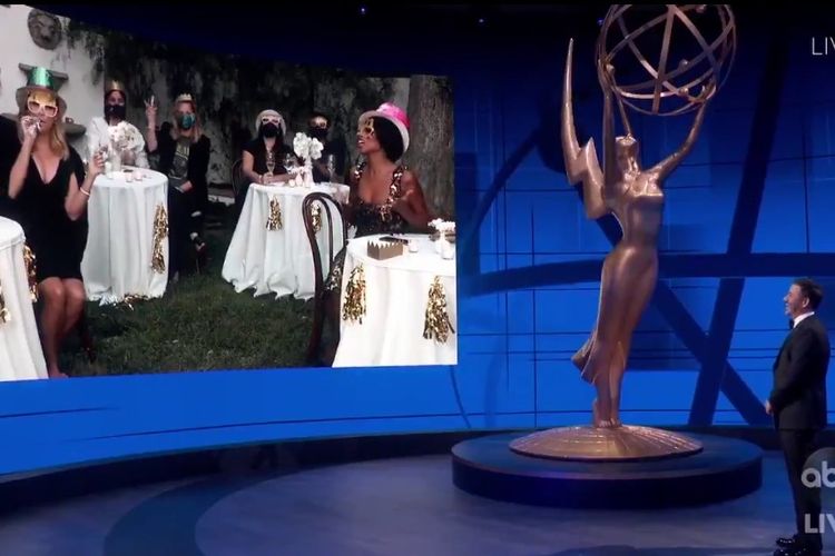 Reese Witherspoon dan Kerry Washington memilih tema perayaan tahun baru 2021 untuk menghadiri gelaran Emmy Awards Virtual.