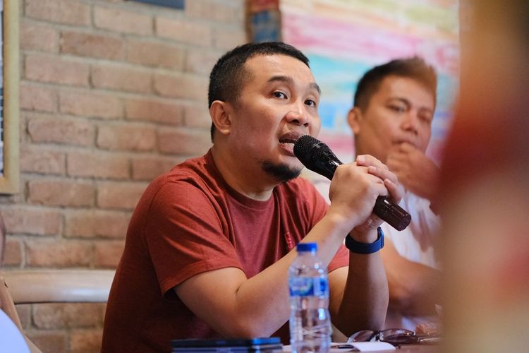 CEO PSM Makassar Sadikin Aksa saat preskon terkait kabar klub di Cafe Numerica, Kota Makassar, Rabu (20/12/2023).