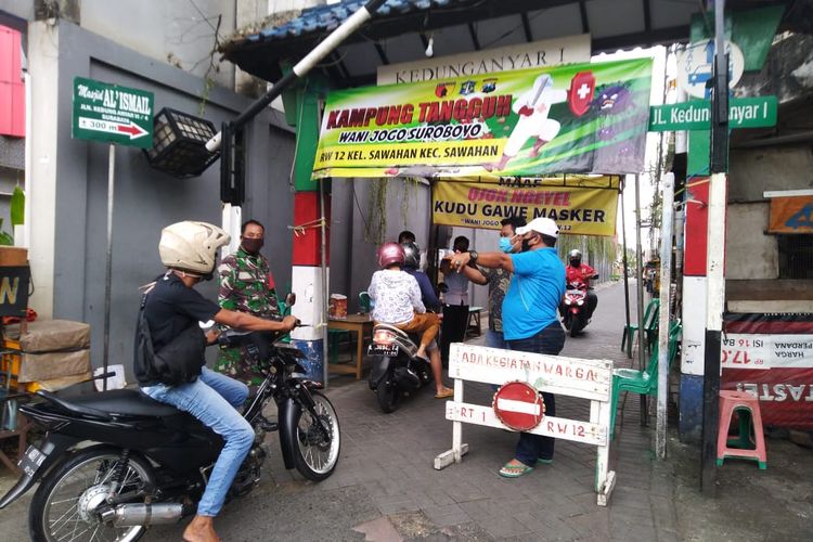 Kampung Wani Jogo Suroboyo di RW 12 Kelurahan Sawahan, Kecamatan Sawahan, Surabaya, Jawa Timur.