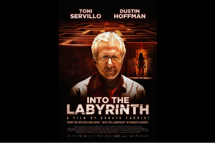 Dustin Hoffman dalam film horor Into the Labyrinth (2019).