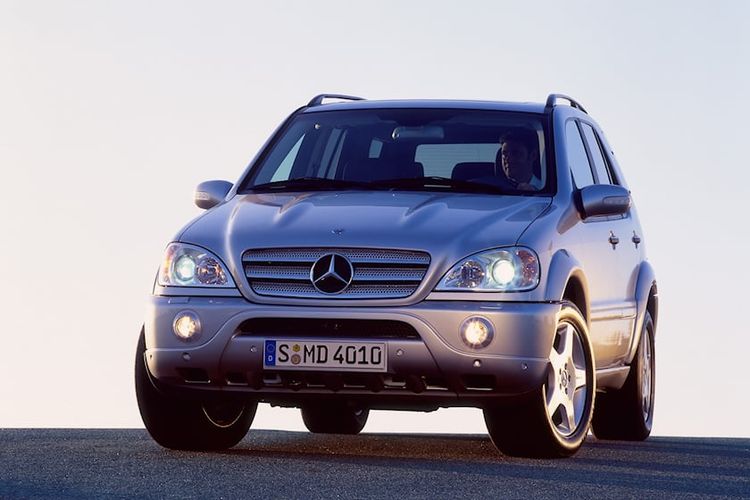 Mercedes-Benz melakukan recall terhadap mobil produksi 2004 hingga 2015 dengan jumlah hampir 1 juta unit
