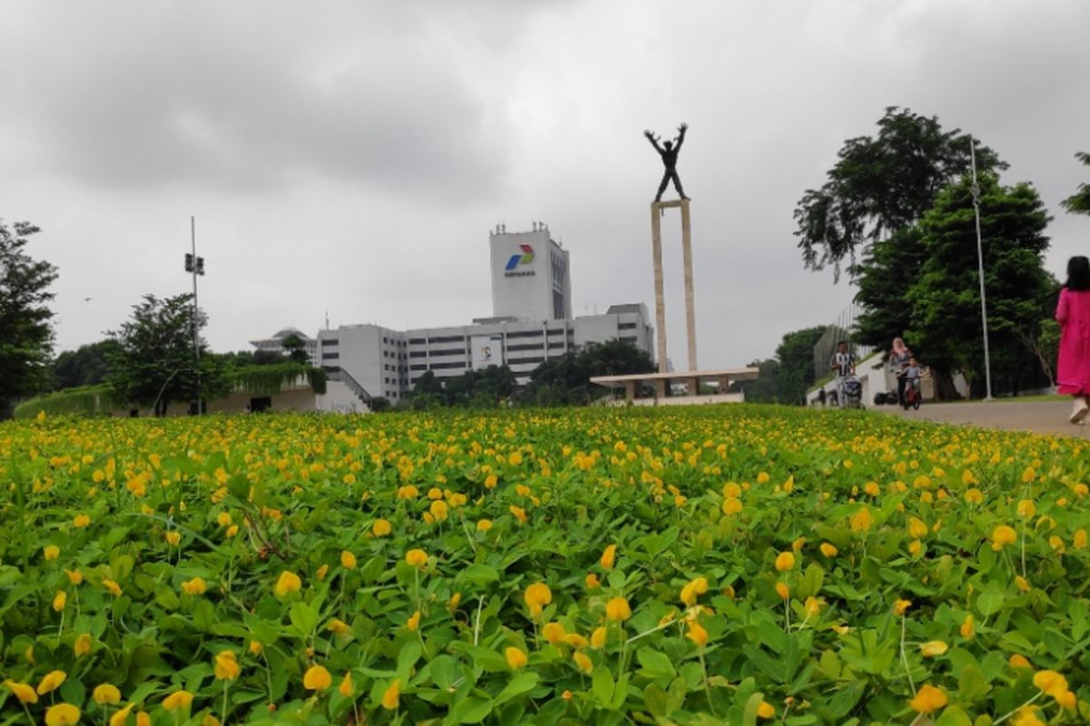 Tugu Pembebasan Irian Barat di Lapangan Banteng, Jakarta Barat.