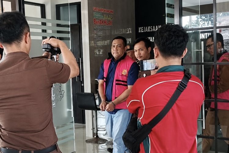 Korupsi Dana Hibah Rp 1,9 Miliar, Ketua dan Bendahara KONI Majalengka Ditahan