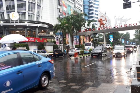 Hujan Deras, Kawasan FX Senayan, Sudirman, dan Gatot Subroto Tergenang