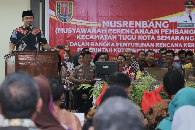 Wali Kota Semarang Hendrar Prihadi saat membuka Musyarawah Rencana Pembangunan (Musrenbang) di Kecamatan Tugu, Jumat (7/2/2020).