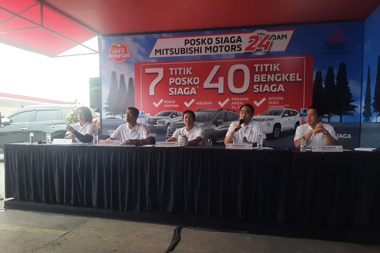 Posko Siaga Mitsubishi Motors di KM57 tol Cikampek, Jumat (23/12/2022)