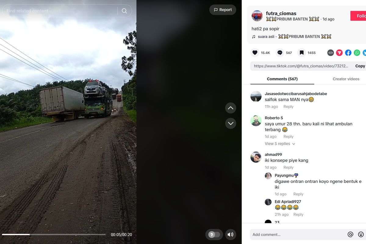 Video viral di dunia maya memperlihatkan ambulans yang digandong memakai truk angkut mobil. Menariknya ambulans tersebut memasang sirine tanda sedang dalam keadaan mendesak.