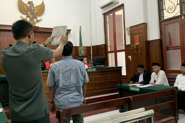 Saksi Cabut 3-4 Keterangan dalam BAP di Sidang Dugaan Pengeroyokan Pedagang Buah Surabaya