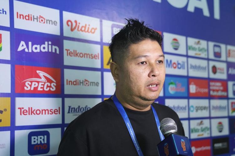 Pelatih asal Singapura yang menangani Persikabo 1973 selama putaran kedua Liga 1 2022-2023, Aidil Sharin Sahak.
