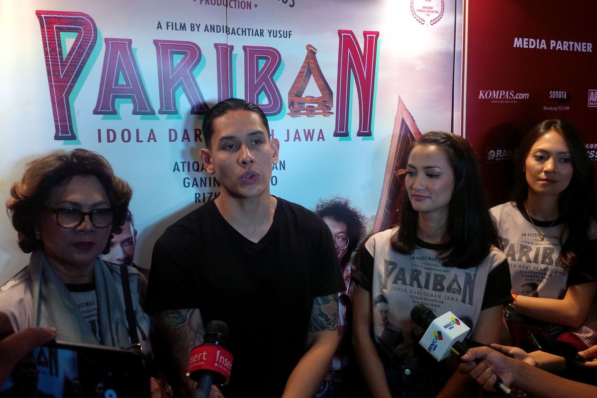 Ganindra Bimo dan Atiqah Hasiholan dalam jumpa pers film Pariban: Idola dari Tanah Jawa di XXI Epicentrum, Kuningan, Jakarta Selatan, Jumat (3/5/2019).