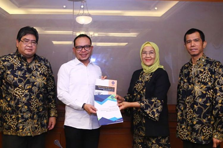 Dewan Pengupahan Nasional (DEPENAS) melakukan audiensi dengan Menteri Ketenagakerjaan RI (Menaker) M. Hanif Dhakiri di Kantor Kementerian Ketenagakerjaan RI (Kemnaker), Selasa, (20/3/2018).