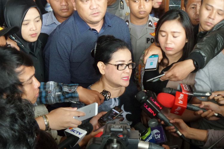 Miryam S Haryani seusai menjalani sidang pembacaan putusan di Pengadilan Tipikor Jakarta, Senin (13/11/2017).