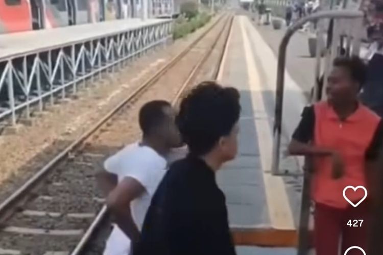Viral Penumpang dan Petugas Ribut di Stasiun Angke Jakbar, Ini Penjelasan KAI
