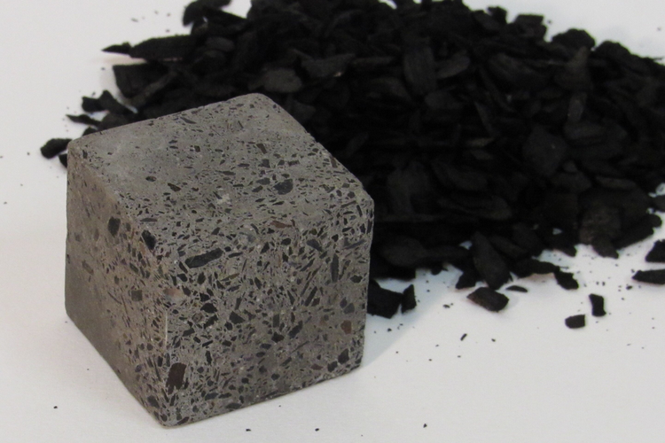 Blok beton yang terbuat dari material biochar 