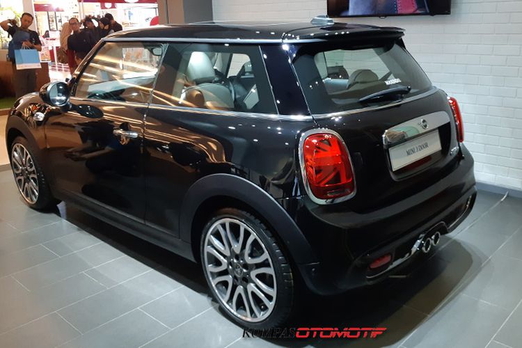 Mini 3-Door Black Edition