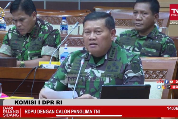 Kepala Staf Angkatan Laut (KSAL) Laksamana Yudo Margono menjalani fit and proper test di Komisi I DPR, Kompleks Parlemen Senayan, Jakarta, Jumat (2/12/2022). 