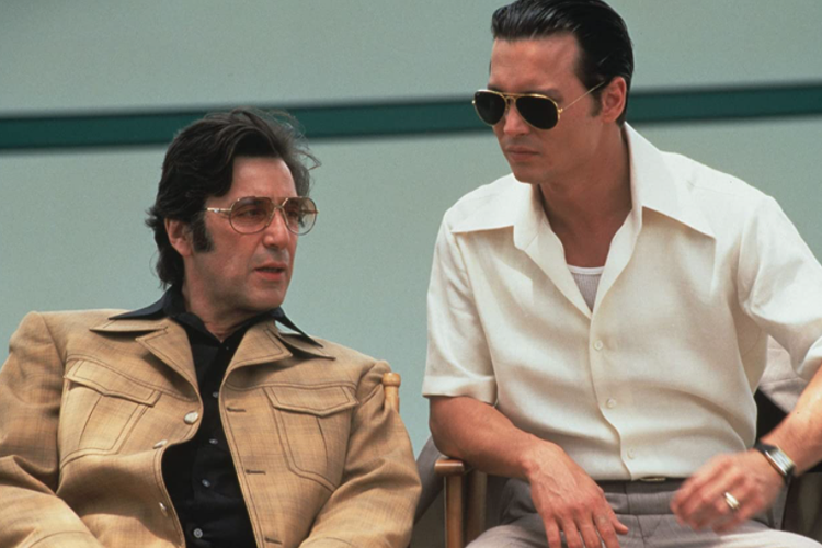 Johnny Depp dan Al Pacino dalam film Donnie Brasco (1997).