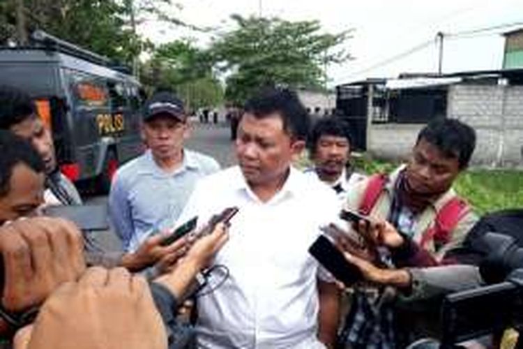 Direskrimum Polda DIY, Kombes Pol Frans Tjahyono saat menemui wartawan terkait ledakan di pinggiran sawah , Karangnongko, Sumber Agung, Jetis, Bantul 