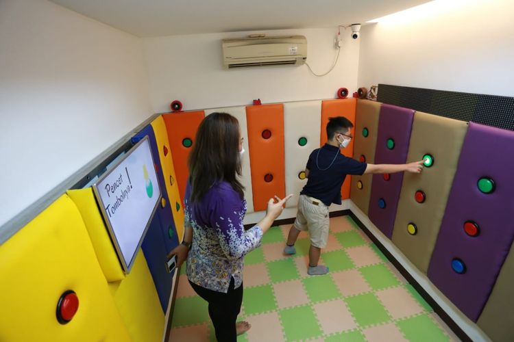 Universitas Kristen Krida Wacana (Ukrida) dan Bina Nusantara (Binus) University menjalin kolaborasi merancang ruangan interaktif bagi anak berkebutuhan khusus (ABK), khususnya down syndrome.