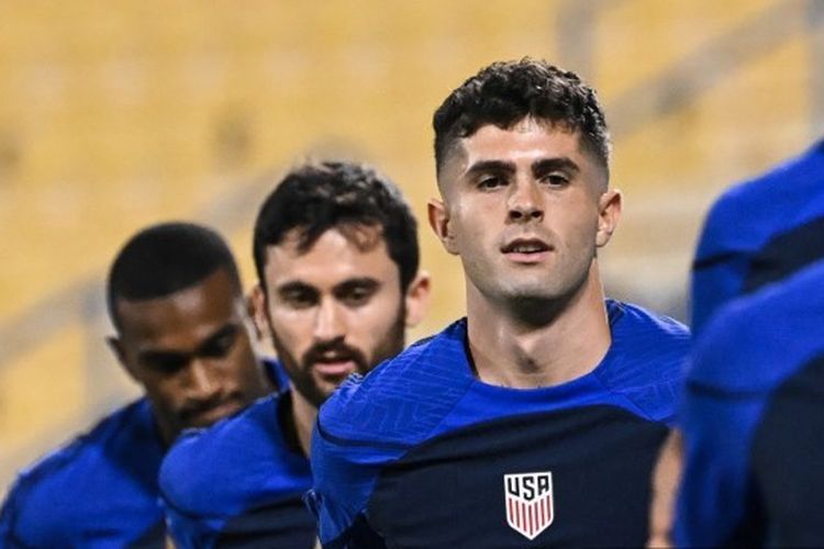 Penyerang timnas Amerika Serikat Christian Pulisic menjalani sesi latihan di Al Gharafa Training Site, Doha, 19 November 2022. Christian Pulisic merupakan salah satu pemain yang masuk dalam daftar skuad timnas AS untuk Piala Dunia 2022 Qatar. Terkini, Pulisic resmi ke AC Milan.