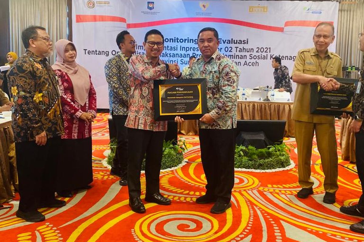 Badan Penyelenggara Jaminan Sosial (BPJS) Ketenagakerjaan (BPJamsostek) mengadakan Rapat Monitoring dan Evaluasi (Monev) Implementasi Instruksi Presiden (Inpres) Nomor 2 Tahun 2021 tentang Optimalisasi Pelaksanaan Program Jaminan Sosial Ketenagakerjaan (Jamsostek) Provinsi Sumatera Utara (Sumut) dan Aceh di Four Points by Sheraton Medan, Kota Medan, Sumut, Selasa (24/10/2023).

