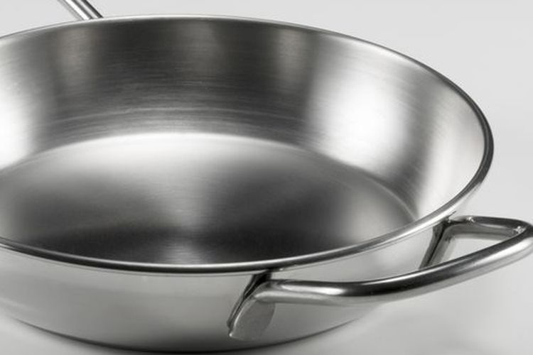 Ilustrasi wajan stainless steel.