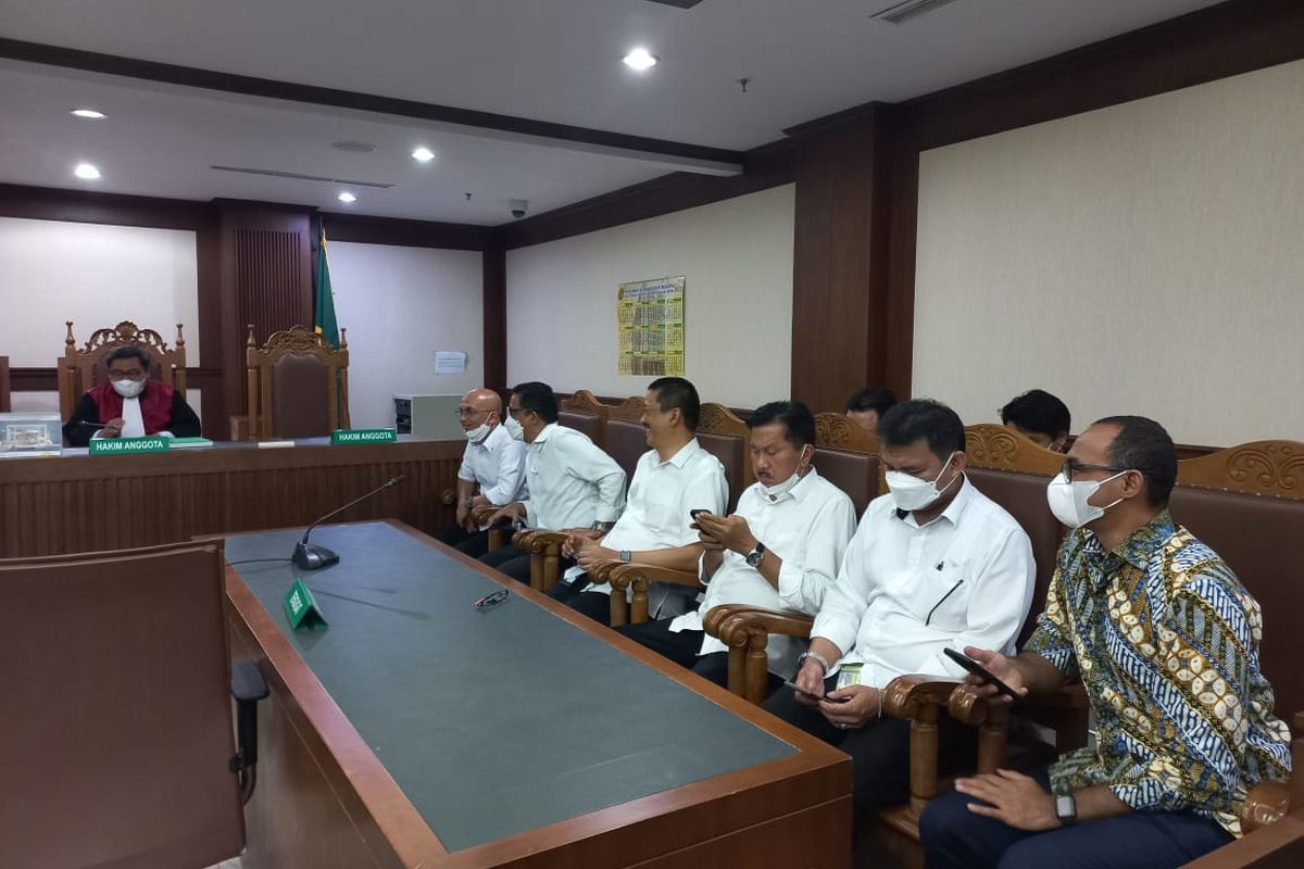 Jajaran direksi PT Garuda Indonesia (Persero) Tbk di Pengadilan Negeri Jakarta Pusat, Senin (20/6/2022)