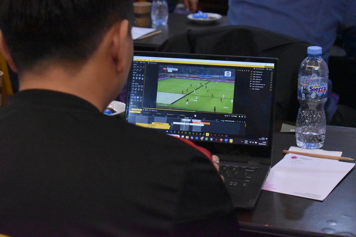 Potret kegiatan pembelajaran program Sekolah Analis. 