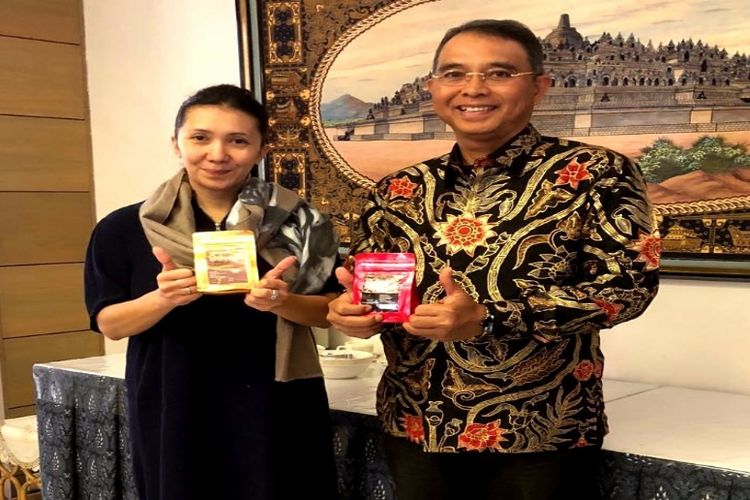 Bupati Musi Rawas, H Hendra Gunawan bersama Co-Founder Javanusa, Sara Datuk (Foto: Humas Pemkab Musi Rawas)