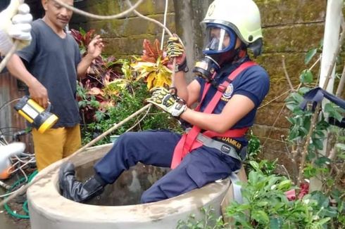 Cerita Petugas Damkar Selamatkan Kucing yang Terperosok ke Sumur: Ini Bagian Tugas