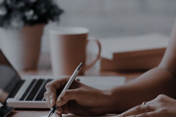 Yuk Pelajari! 3 Kaidah Kebahasaan dalam Teks Eksplanasi serta Poin Utama Dalam Penulisan-Nya!