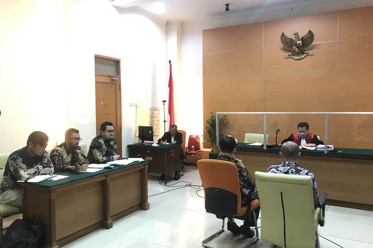 Tim Kuasa Hukum Hakim Agung nonaktif Mahkamah Agung (MA) Gazalba Saleh, Andi Kristian, Dimas Noor Ibrahim dan Ahmad Maulana dalam persidanhan di Pengadilan Negeri (PN) Jakarta Selatan, Rabu (4/1/2023). Tim Kuasa Hukum menghadirkan dua asisten Gazalba Saleh, Zainal Arifin dan Rudy sebagai saksi dalam gugatan praperadilan melawan status tersangka Komisi Pemberantasan Korupsi (KPK).