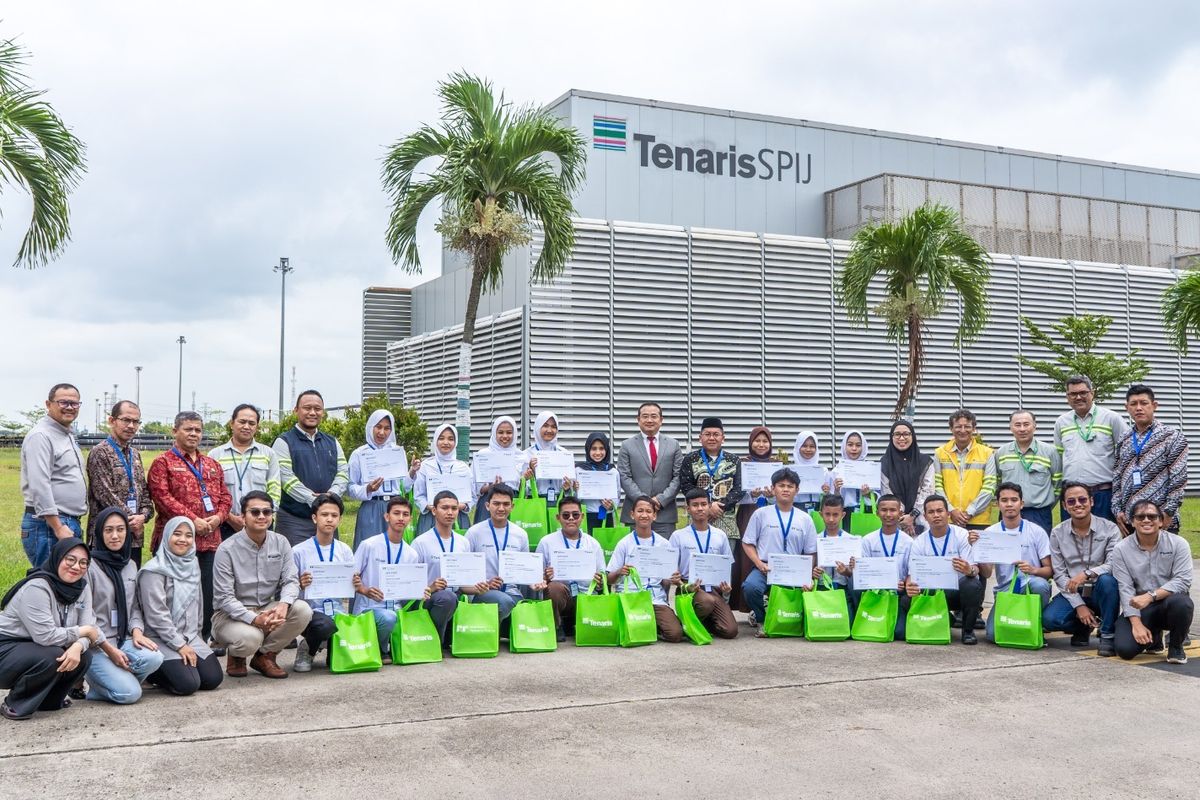 Sebanyak 268 pelajar dari 10 sekolah di Cilegon menerima Beasiswa Roberto Rocca dari TenarisSPIJ, Cilegon, Banten (22/5/2025).